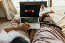 37 százalékot zuhantak a Netflix részvényei a cég negyedévi jelentése után
