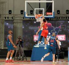 Maratoni show-műsorral nyitották meg az ország legmodernebb sportcsarnokát