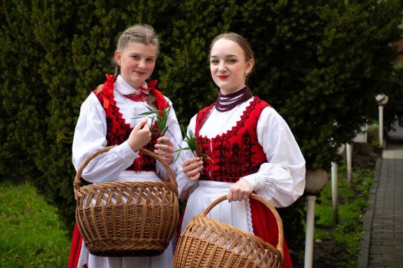 A sarjadó búza megáldásával indult el a Magyarok Kenyere program Nyárádszeredán 