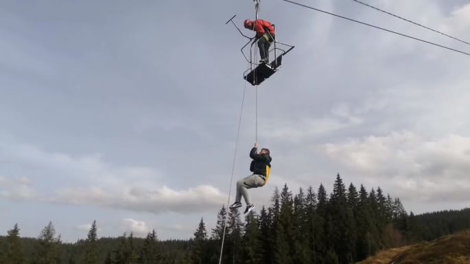 Mintegy ötven személy rekedt egy felvonón a Vatra Dornei-i üdülőtelepen