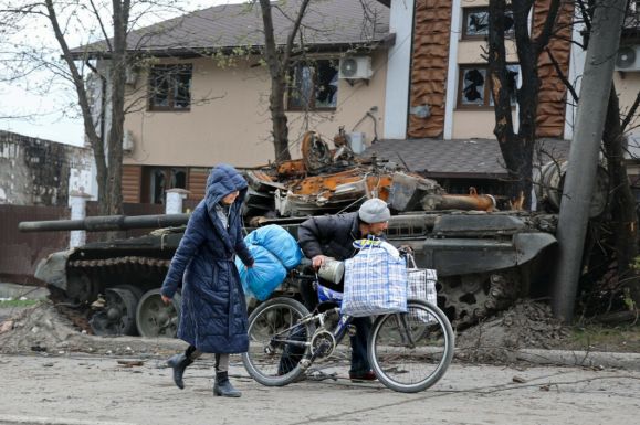 Menekültek vallomása: szörnyű állapotok uralkodnak a mariupoli táborokban