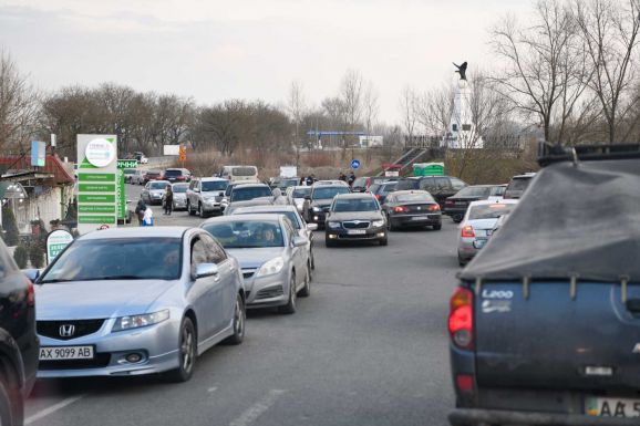 Hiába szólnak a szirénák Kárpátalján, mindenki végzi a dolgát