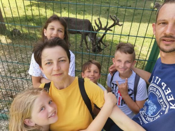 Egy anya, aki négy gyermeket nevel, lelkészfeleség és saját vállalkozást működtet