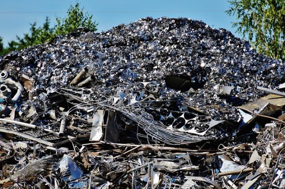 Túladóztatással fékeznék meg az ócskavas exportját