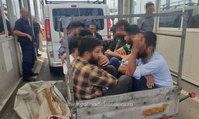 Közel 50 határsértőt tartóztattak fel a határrendészek