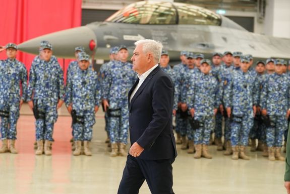 Angel Tîlvăr védelmi miniszter: a háború az ajtón kopogtat