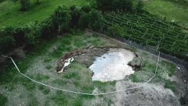 Beszakadt a föld Aknavásáron