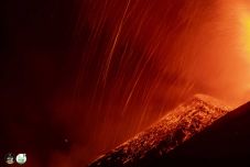 Kitört az Etna, repülőjáratokat függesztettek fel