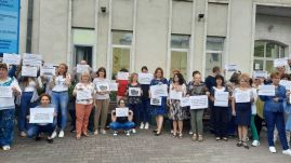 Országszerte tiltakoztak a munkaügyi minisztérium alárendeltségében működő intézmények dolgozói