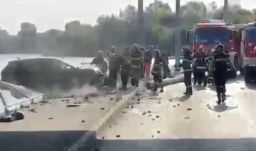 Egy 13 éves gyerek balesetezett a család autójával