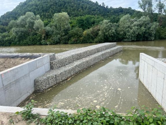 Befejezéshez közel az úszóhulladék-gyűjtő rendszer a Nagy-Szamoson