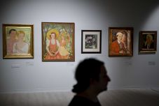 Erdélyi képzőművészek munkáiból nyílt kiállítás a Déri Múzeumban