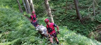 Helikopterrel Kellett lehozni egy turistát a Fogarasi-havasokból