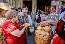 „Őrizd, vigyázz a szívedre, mert abból indul ki az élet” – Szent István-nap és kenyérszentelés Kolozsváron
