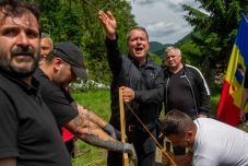 Ismét akcióban a szélsőségesek: veszélyben a békés megemlékezés Úzvölgyében