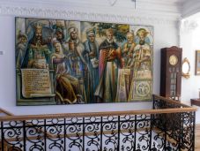 Havasalföldi uralkodók közé festette családját a caracali polgármester