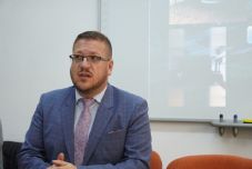 Maros megye: háromezer euróért közbenjárt a főtanfelügyelő egy érettségiző diák érdekében