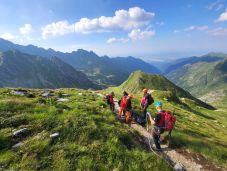 Hegyimentők hozták le a Fogarasi-havasokban elhunyt lengyel turista holttestét 