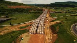 Újratervezés miatt éveket csúszik egy észak-erdélyi sztrádaszakasz megnyitása