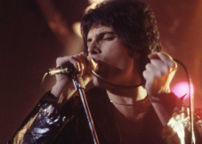 Árverésre bocsátják Freddie Mercury vagyontárgyait