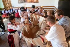 Magyarok kenyere: Válaszút adott otthont a búzaösszeöntő ünnepségnek