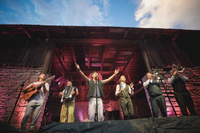 Teltházas volt az idei Mera World Music – Ilyen volt a hangulat a csűrfesztiválon