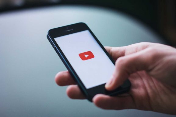 A YouTube-nál emel panaszt a CNA a trapperek miatt