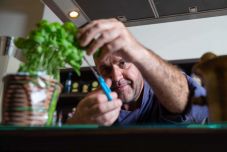 Mintha valaki otthonában vacsoráznánk: ételeinek illatával csábítja a vendégeket lakáséttermébe a marosvásárhelyi férfi 