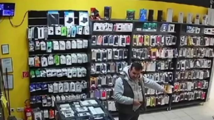 Budapesten készült felvételek kerültek nyilvánosságra a szökésben levő egykori polgármesterről