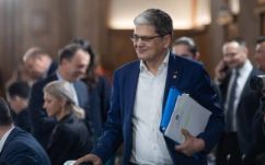 Optimista költségvetés: lesz nyugdíj- és bérnövelés, de nem lesz adóemelés