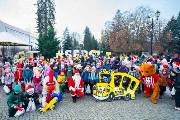 Ajándékot kapott a Mikulástól minden Lábbusszal iskolába járó sepsiszentgyörgyi tanuló