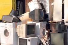 Háztartási gépeket újrahasznosító üzemet adtak át