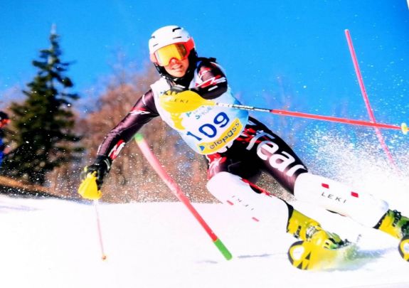 „Harmincezer kilométert utaztam az elmúlt egy évben” – interjú Bíró Maja alpesi sízővel