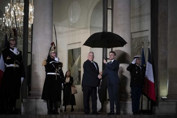 Macronnal vacsorázott Orbán: az Ukrajnáról szóló döntés miatt Magyarországra figyel Európa