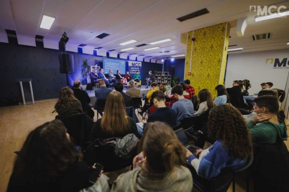 Befogadó közösség kell a fiataloknak – erdélyi egyházak képviselői szólaltak meg az MCC rendezvényén