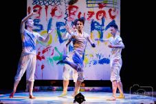 Rendhagyó Hamlet-előadást tűzött műsorra az Aradi Kamaraszínház