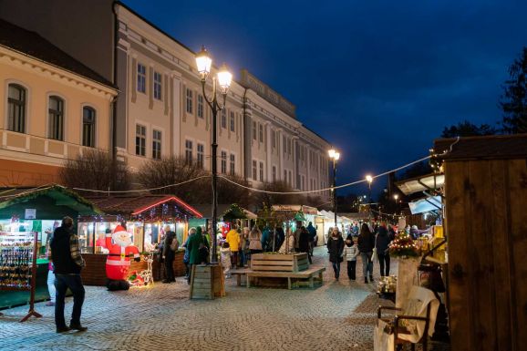 Összefogás: adomány-előadások színesítik a sepsiszentgyögyi karácsonyi vásárt