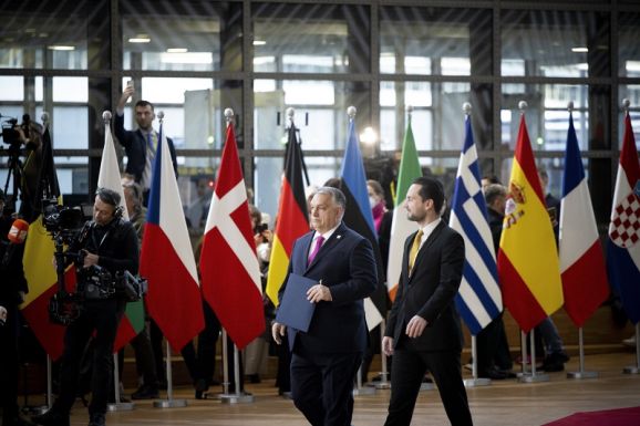 Orbán Viktor nem vétózott – az Európai Unió elkezdi a csatlakozási tárgyalást Ukrajnával és Moldovával