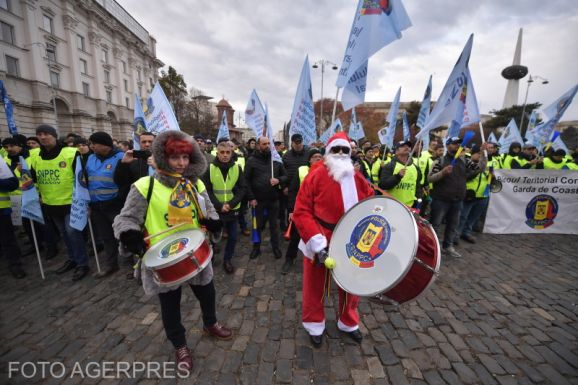 Újabb megszorítások – tiltakoznak a szakszervezetek