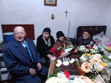Felköszöntötték a legidősebb ojtozi lakost, a százéves Juci nénit