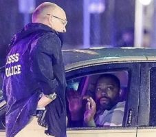 Ütközött Joe Biden konvojának egyik autója – biztonsági riasztást adtak ki (VIDEÓ)