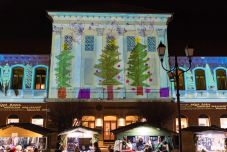 Több ezer gyerekrajzzal festik át a sepsiszentgyörgyi színház homlokzatát