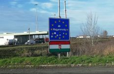 Kezdődik a karácsonyi őrület: a megszokottnál ötször nagyobb a forgalom a határnál