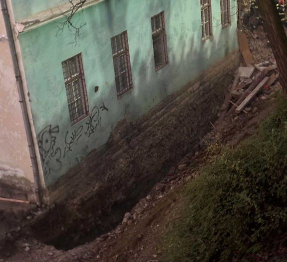 Kivitelező: „Nem tudtuk, hogy vannak bent gyerekek”