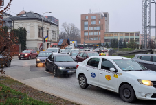 Állandó közlekedési dugók és parkolási káosz – mikor lesz élhetőbb a kincses város?