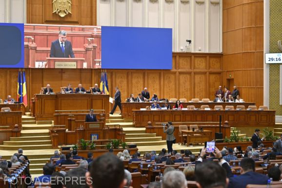 USR-s képviselő: bepanaszolom Daniel Ghiţát, mert fizikailag bántalmazott