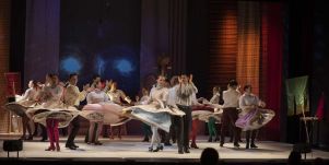 Néptánccal teszik teljessé az ünnepet