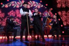 Karácsonyváró koncertet ad a Tokos zenekar a Kolozsvári Magyar Operában