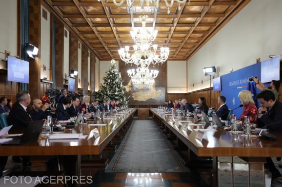 Karcsúsítás: 99 állást szüntettek meg a kormányfőtitkárságon