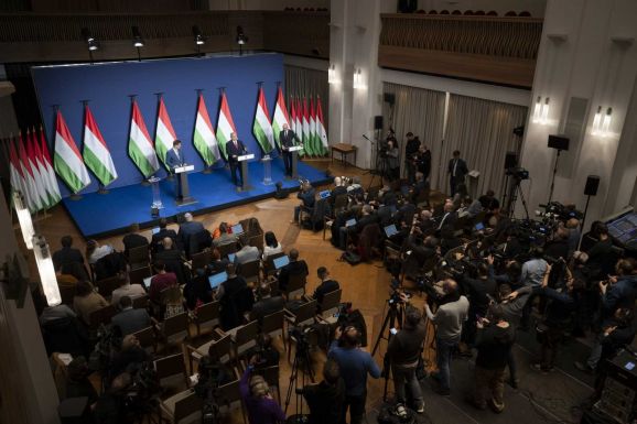 Ukrajnáról, Izraelről és a migrációról is nyilatkozott a magyar miniszterelnök